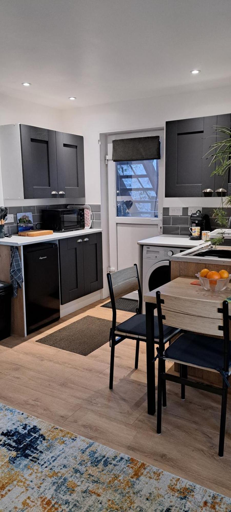 Modern Studio Apartment With Outstanding Views, Sleeps 2 Нюлин Екстериор снимка