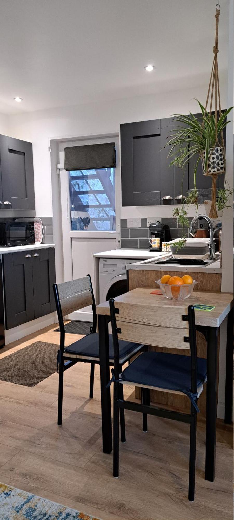 Modern Studio Apartment With Outstanding Views, Sleeps 2 Нюлин Екстериор снимка